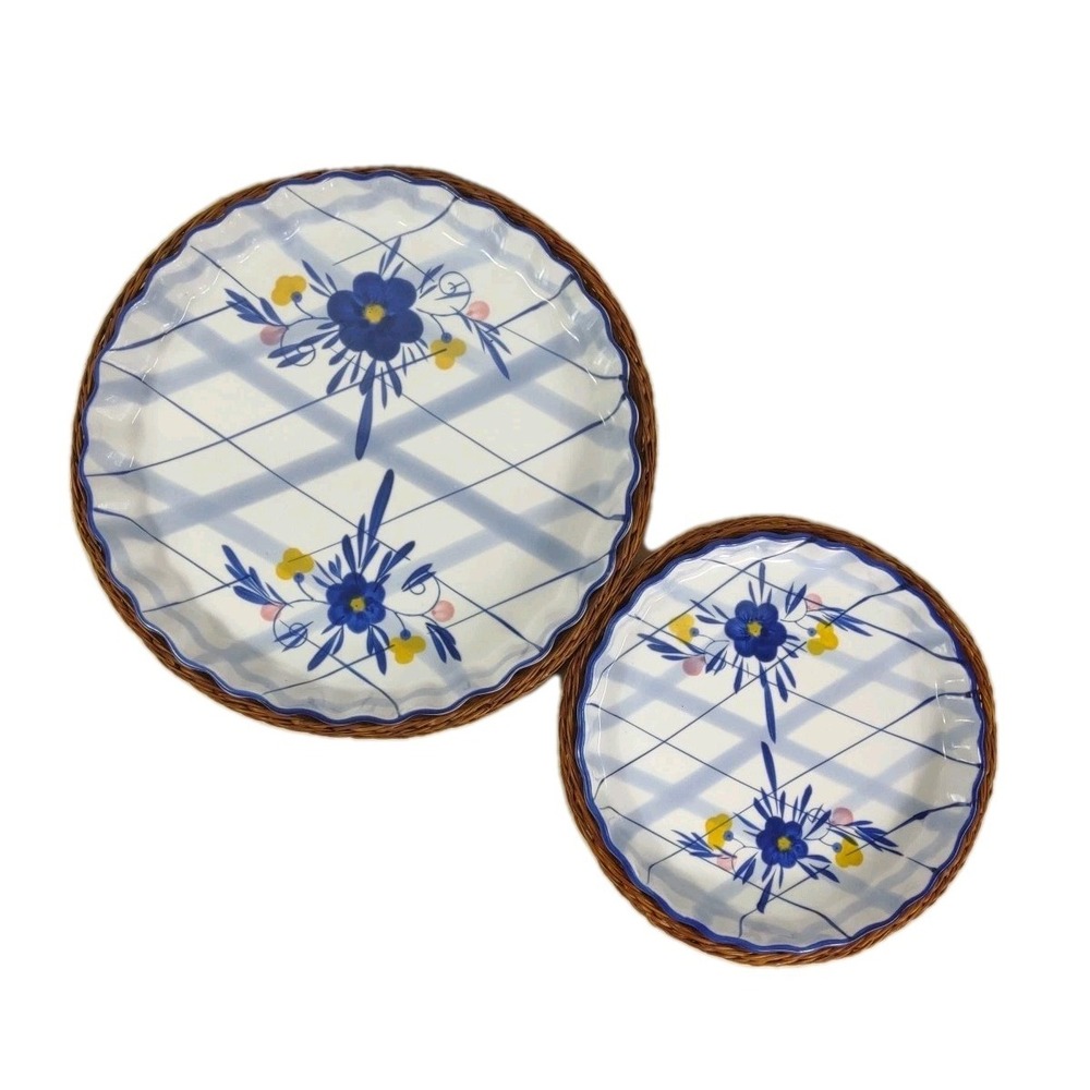 Vtg Blue White Window Pane Floral Quiche Tart Baking Dishes with Wicker Trays